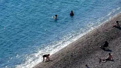 Antalya'da Yazdan Kalma Sıcaklık!