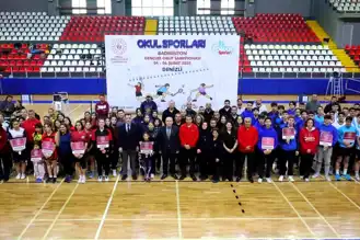 Denizli'de Badminton Gençler Şampiyonası Sonuçlandı