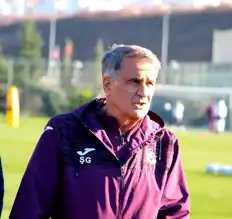 Şenol Güneş: Trabzonspor'un Hedefi Üst Sıralar!