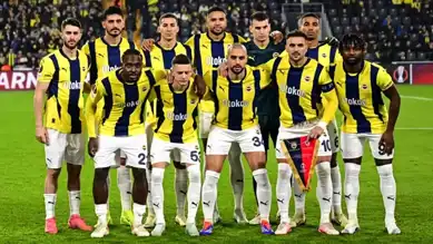 Fenerbahçe, Mert Müldür'ün Kırmızı Kartıyla 10 Kişi Kaldı