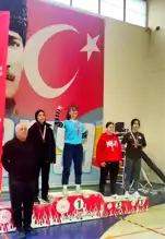 Manisa'da Öğrenciler Bilek Güreşinde Şampiyon