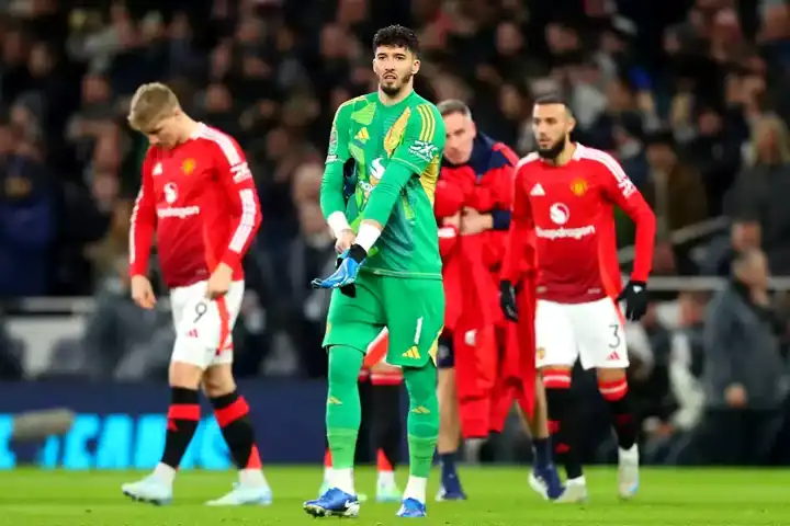 Altay Bayındır'ın Hatası, United'ı Elendi!