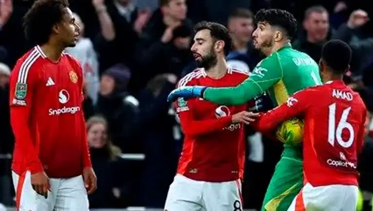 Altay Bayındır, Arsenal'e Karşı 11'de!