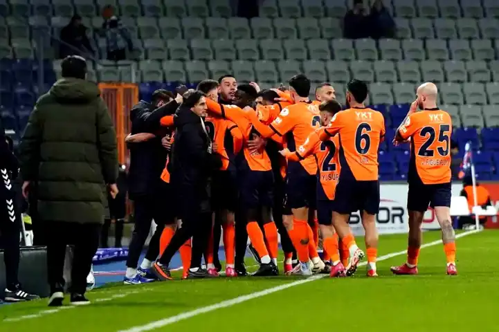 Başakşehir, Sivasspor'u 1-0 Önde Bıraktı!