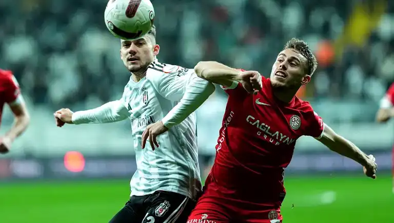 Beşiktaş, Antalyaspor'a Konuk Oluyor! İlk 11'ler Belli