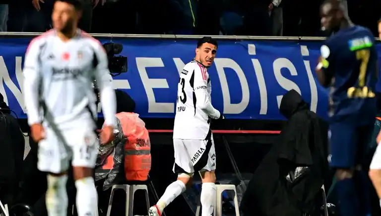 Beşiktaş'ta Emirhan Topçu Sakatlığı! RAM Başakşehir Maçında Yok