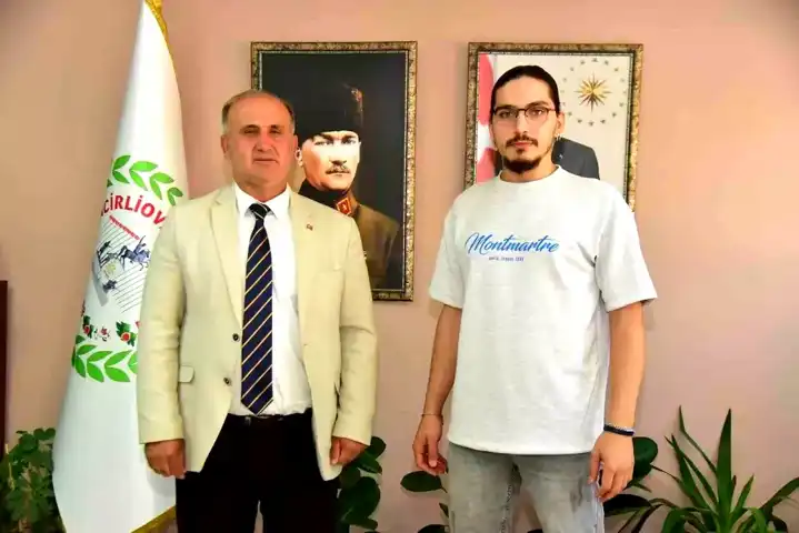 Milli Sporcu Berkay Uslu Yeni Proteziyle Hayatına Devam Ediyor