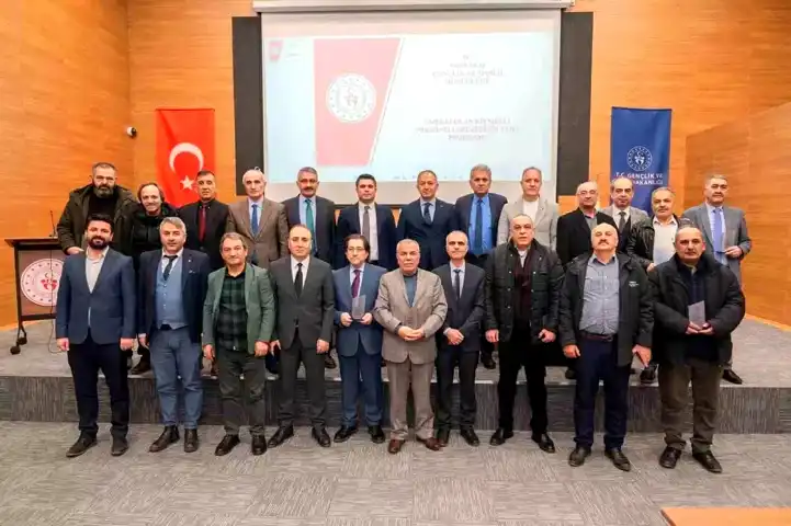 Emekli Personel Veda Yemeğinde Uğurlandı