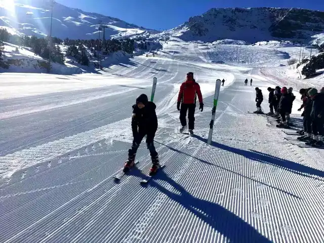 Ergan'da 4. Sınıflar Kayak Öğreniyor