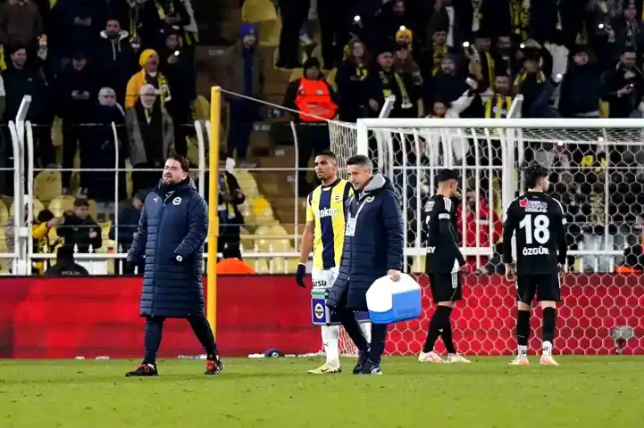 Fenerbahçe'de Stoper Krizi! Üç Oyuncu Sakatlandı