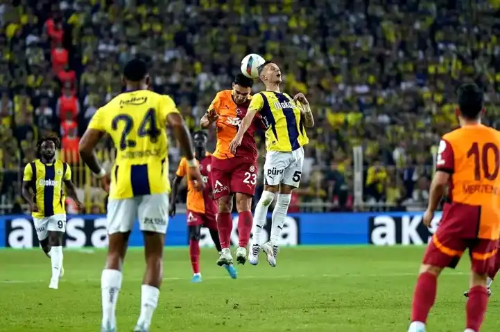 Galatasaray - Fenerbahçe Derbisi: Pazartesi Heyecanı!