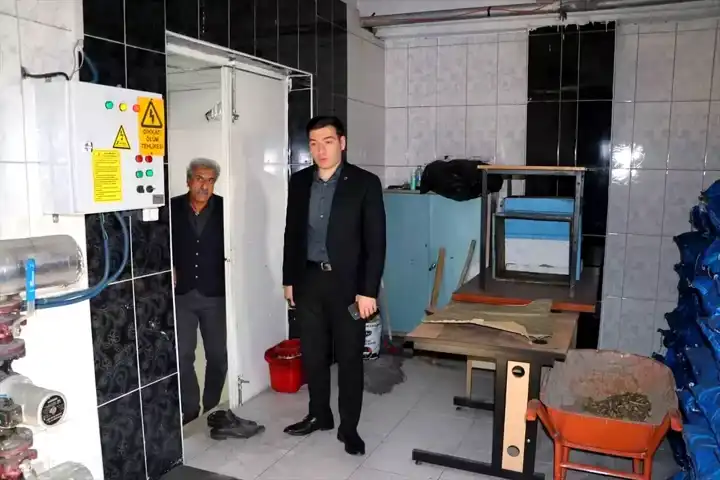 Keban Kaymakamı Spor Salonunu Ziyaret Etti