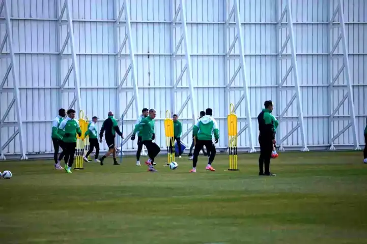 Konyaspor, Rizespor'u Deplasmanda Yenmek İstiyor