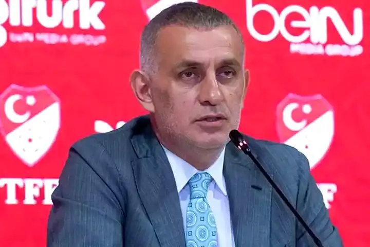 Süper Lig'de İki Hakem Veda Etti!