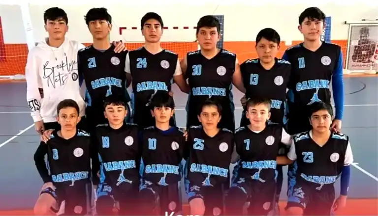 Sabancı Ortaokulu Basketbolda Türkiye'ye Gidiyor!