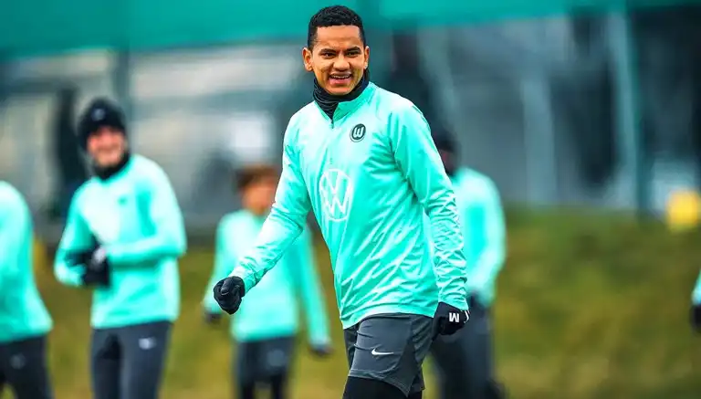 Galatasaray'ın Gözdesi: Gizli Sol Bek Transferi!