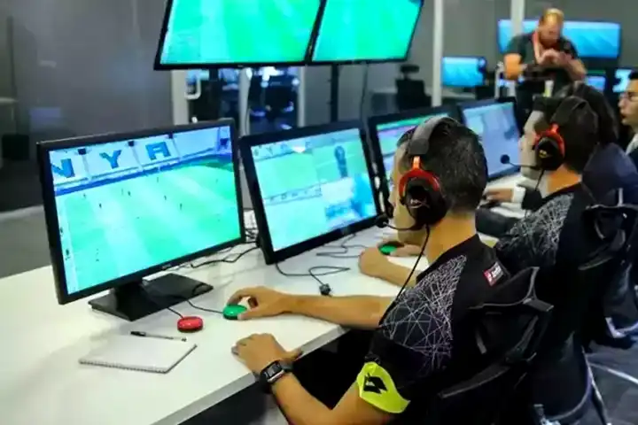 Süper Lig'de Yabancı VAR Hakemi Göreve Başlıyor